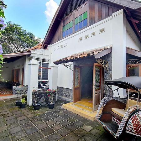 Omah Pitoe Yogya Homestay Jogjakarta Buitenkant foto