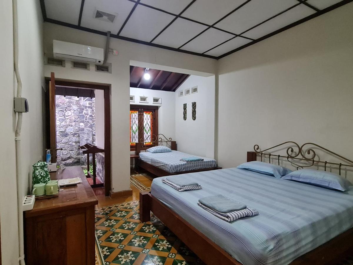 Omah Pitoe Yogya Homestay Jogjakarta Buitenkant foto