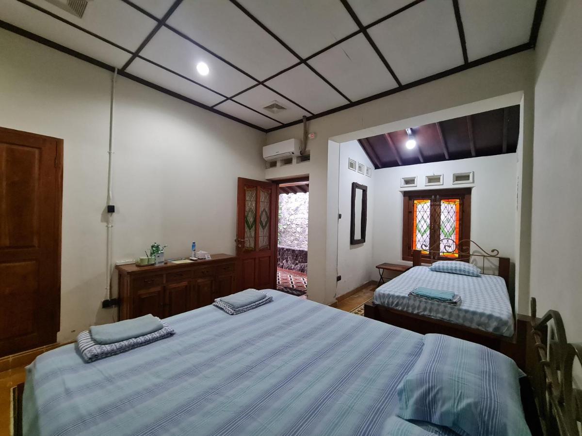 Omah Pitoe Yogya Homestay Jogjakarta Buitenkant foto