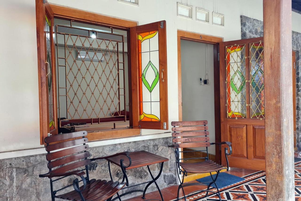 Omah Pitoe Yogya Homestay Jogjakarta Buitenkant foto