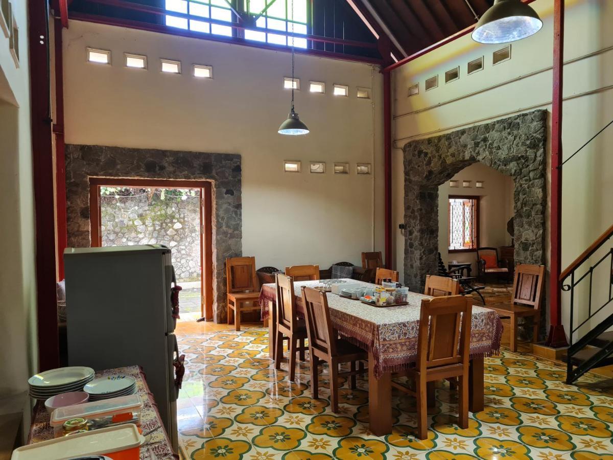 Omah Pitoe Yogya Homestay Jogjakarta Buitenkant foto
