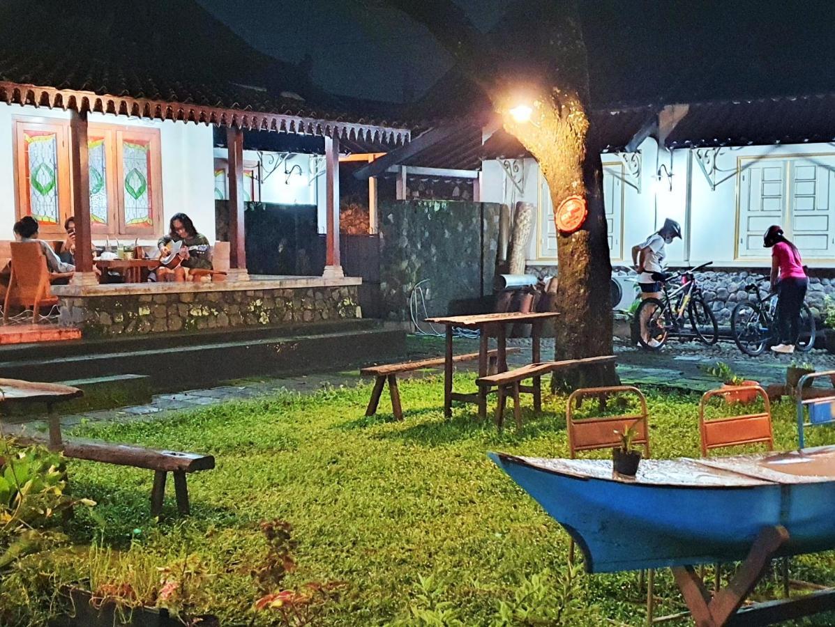 Omah Pitoe Yogya Homestay Jogjakarta Buitenkant foto