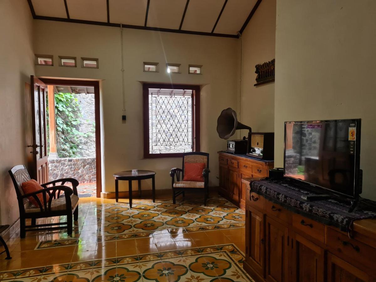 Omah Pitoe Yogya Homestay Jogjakarta Buitenkant foto