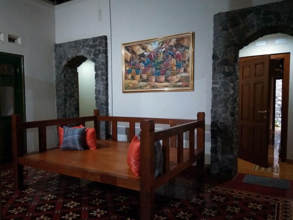 Omah Pitoe Yogya Homestay Jogjakarta Buitenkant foto