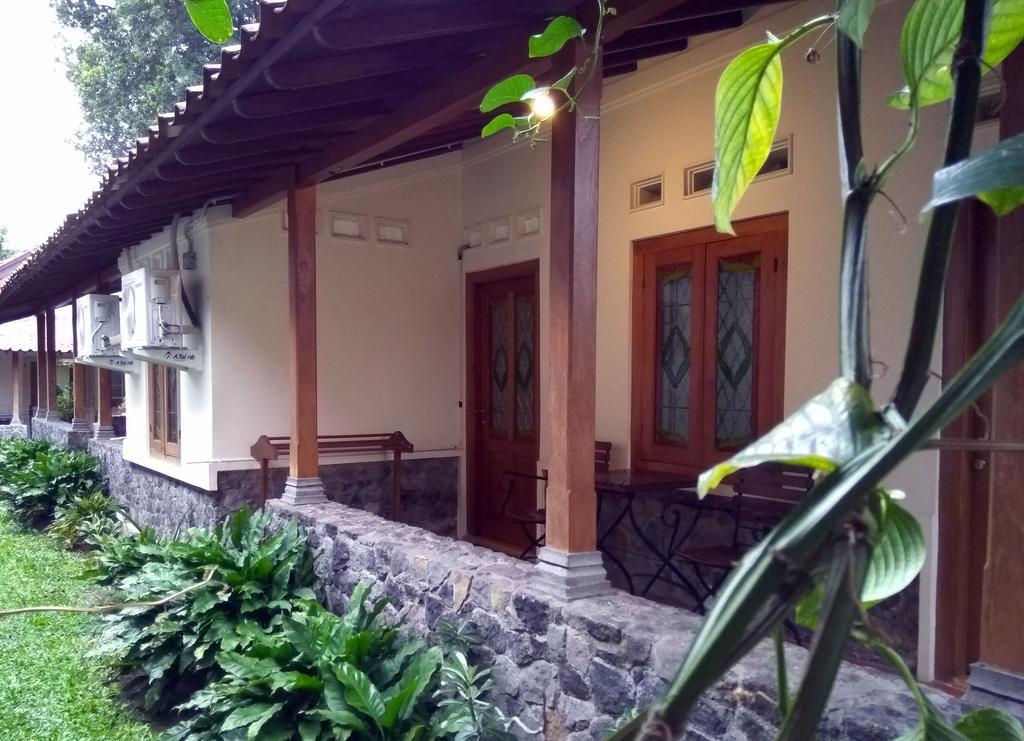Omah Pitoe Yogya Homestay Jogjakarta Buitenkant foto