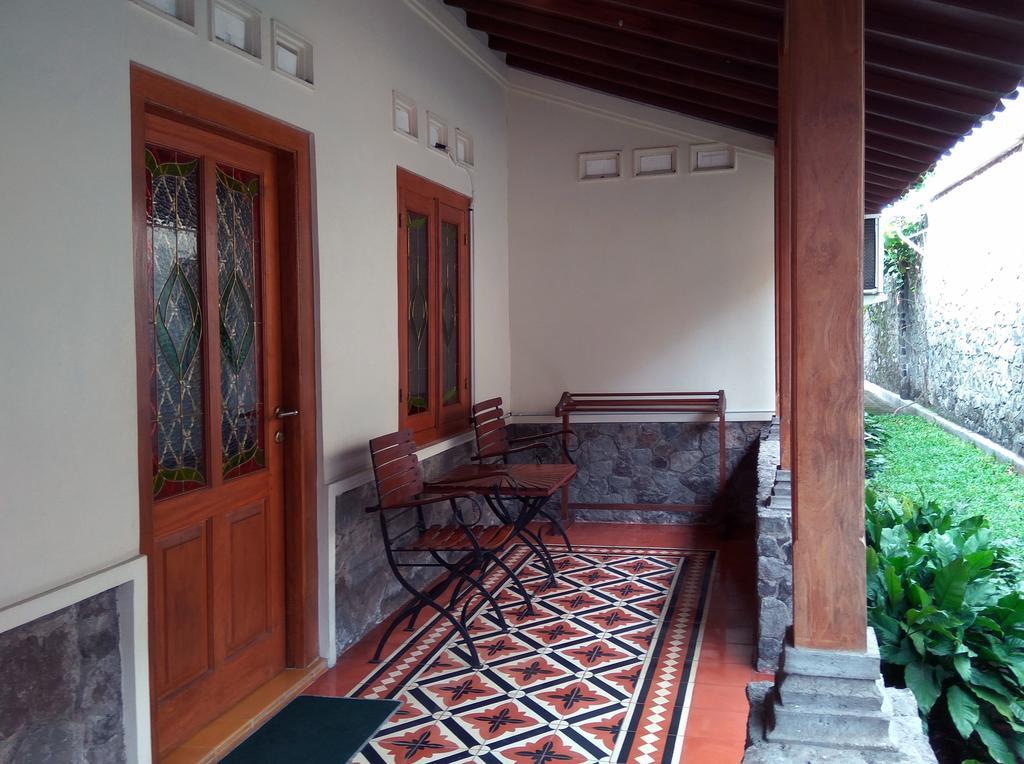 Omah Pitoe Yogya Homestay Jogjakarta Buitenkant foto